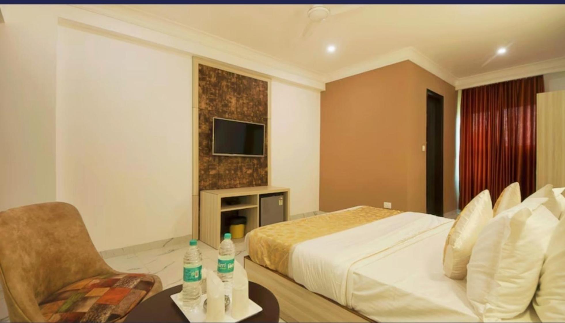 Hotel Almora Inn - Near By Delhi International Airport - With Free Airport Pickup And Drop New Delhi Eksteriør bilde