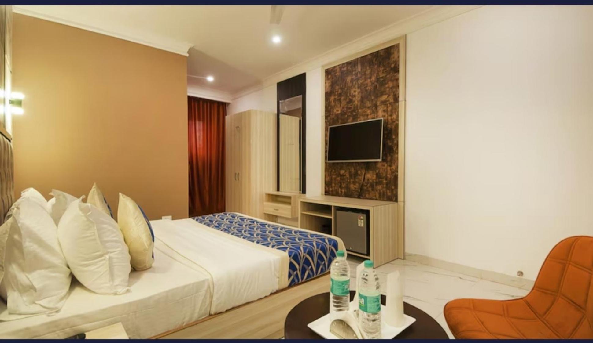 Hotel Almora Inn - Near By Delhi International Airport - With Free Airport Pickup And Drop New Delhi Eksteriør bilde
