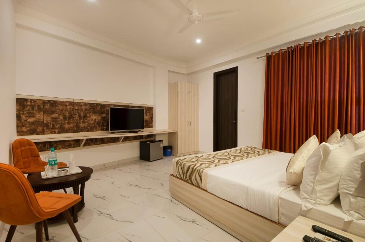 Hotel Almora Inn - Near By Delhi International Airport - With Free Airport Pickup And Drop New Delhi Eksteriør bilde