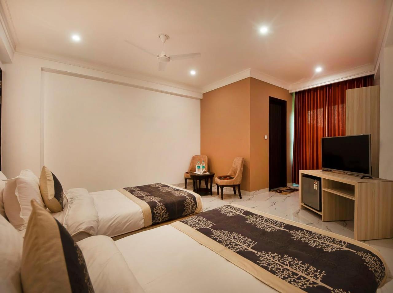 Hotel Almora Inn - Near By Delhi International Airport - With Free Airport Pickup And Drop New Delhi Eksteriør bilde